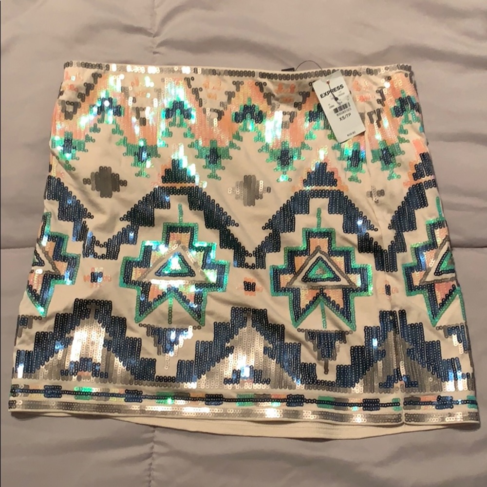 ✨NWT✨ Express XS sequin miniskirt